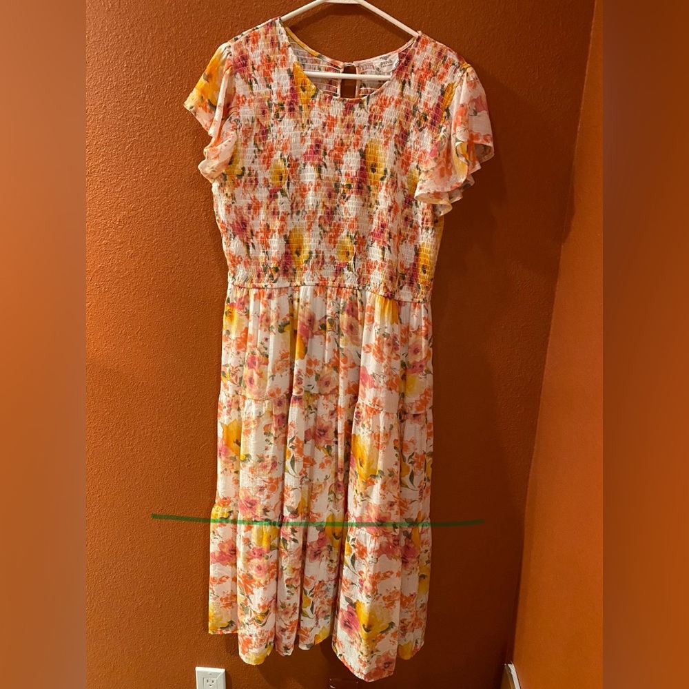 Pretty floral dress! Size 1X (not true to size, see comments) Worn 1 time.